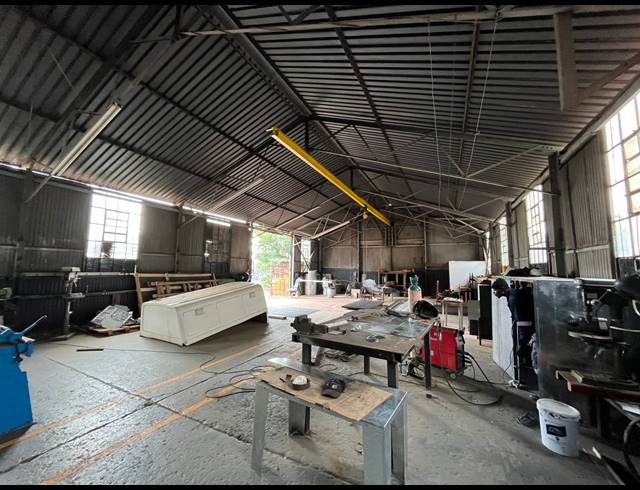 2,400M² WORKSHOP FOR SALE IN STRUBENVALE